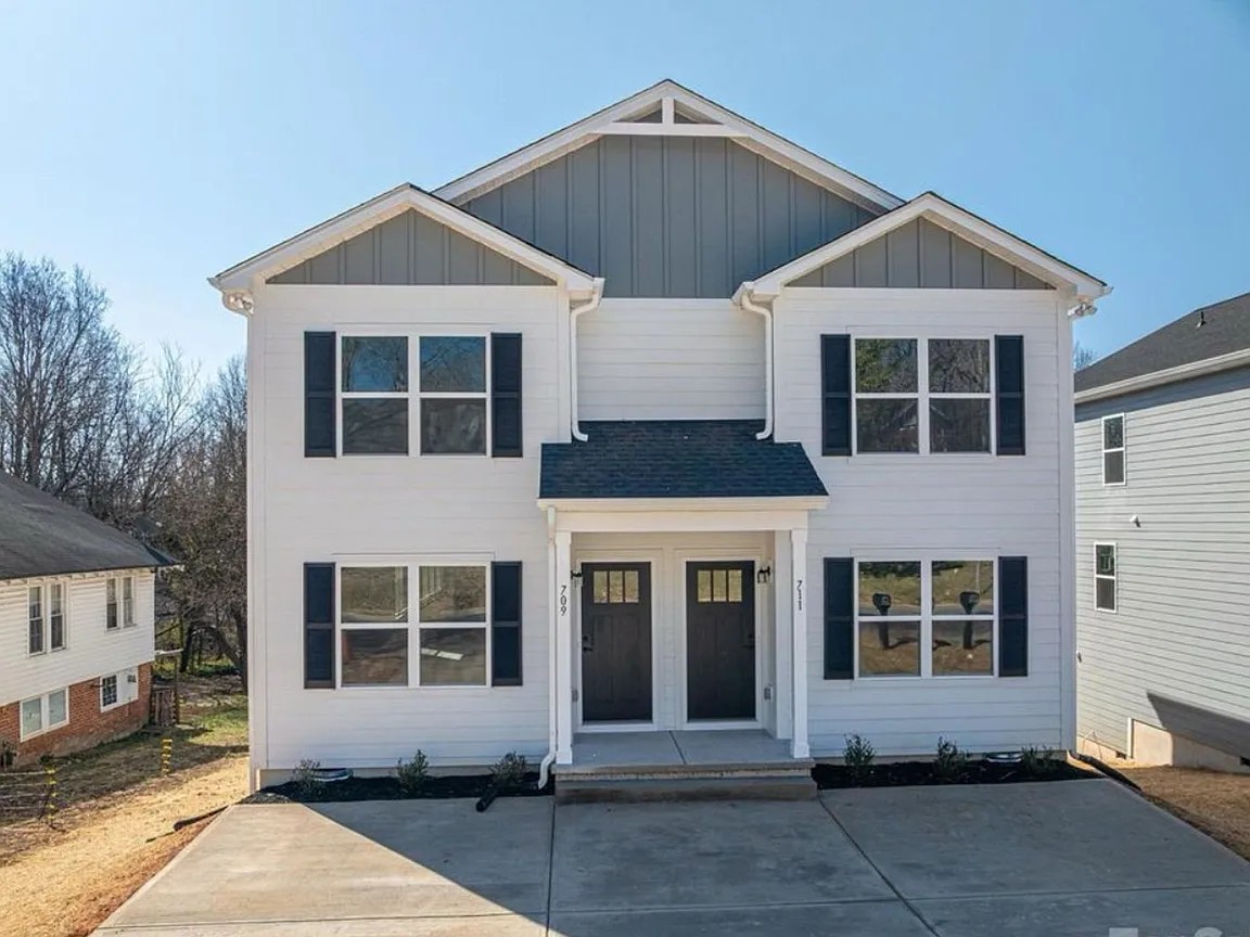 717 7th Avenue Southwest - 1